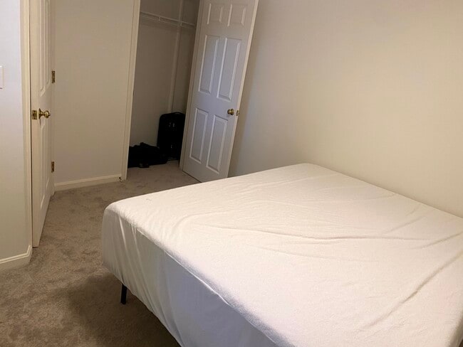 Photo - 142 Blackberry Cir Unidad ADU - Heat, Hot water and Electric included