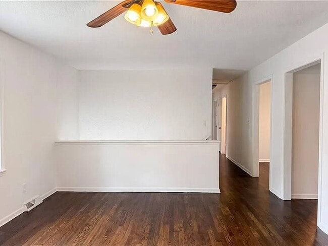 Photo - 1913 NE Grant Cir