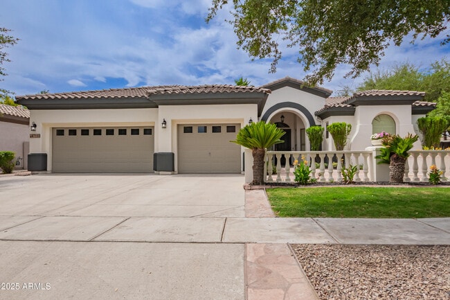 4711 E Buckboard Ct