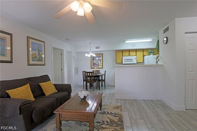 Photo - 12640 Equestrian Cir Unit 1911