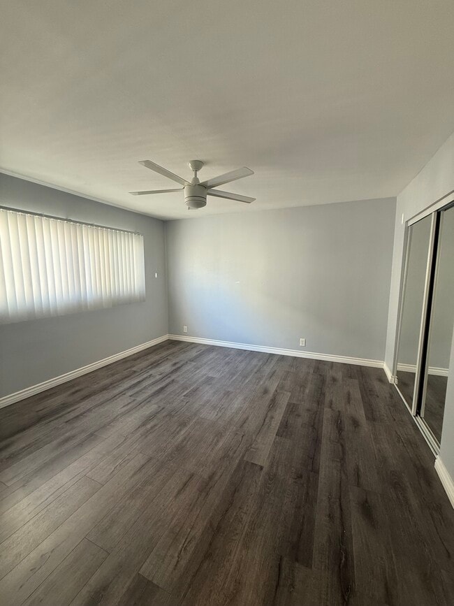 Photo - 1244 E. 4th Street Apartments