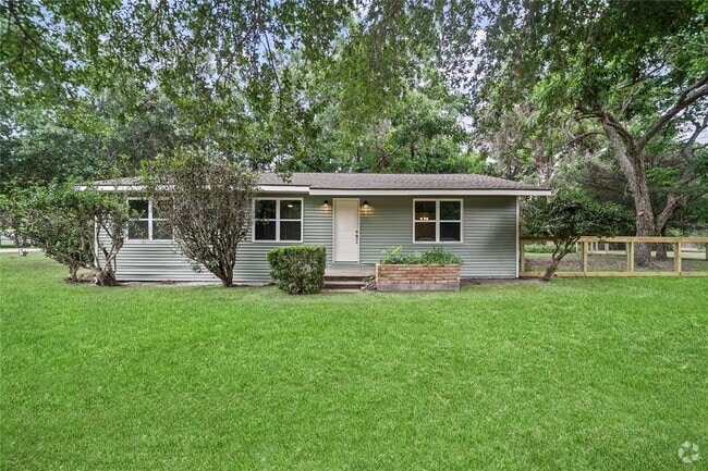 Building Photo - 2122 Stadium Dr Rental