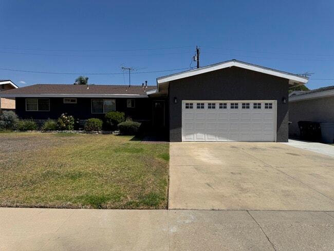 Building Photo - 160 N Forestdale Ave Rental
