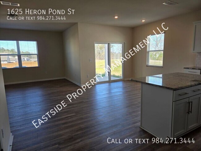 Photo - 1625 Heron Pond St