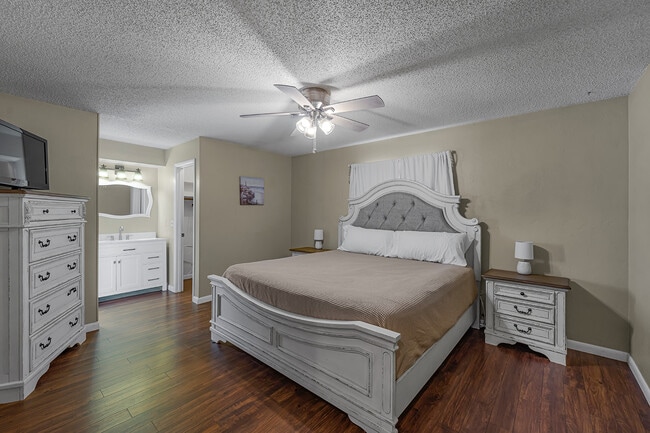 Photo - 784 E Fairbairn Dr