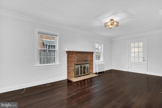 Photo - 1002 Chillum Rd