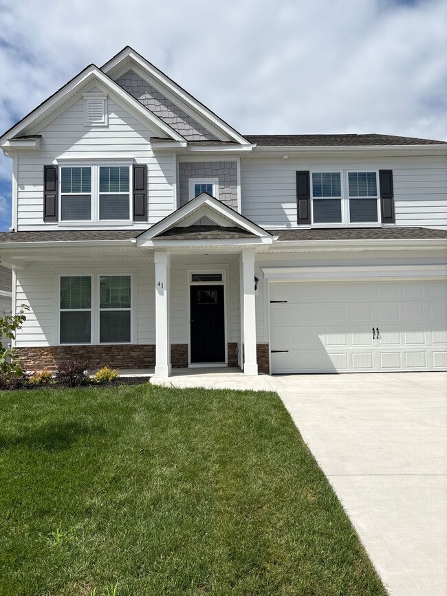 Building Photo - Luxurious New Constuction in Hendersonville Rental