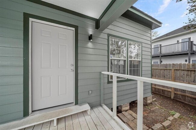Building Photo - 3605 Runnels St Unit A Rental