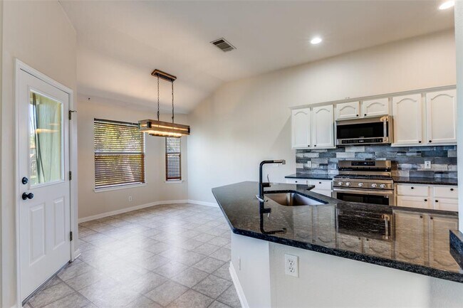 Photo - 107 Cassandra Dr