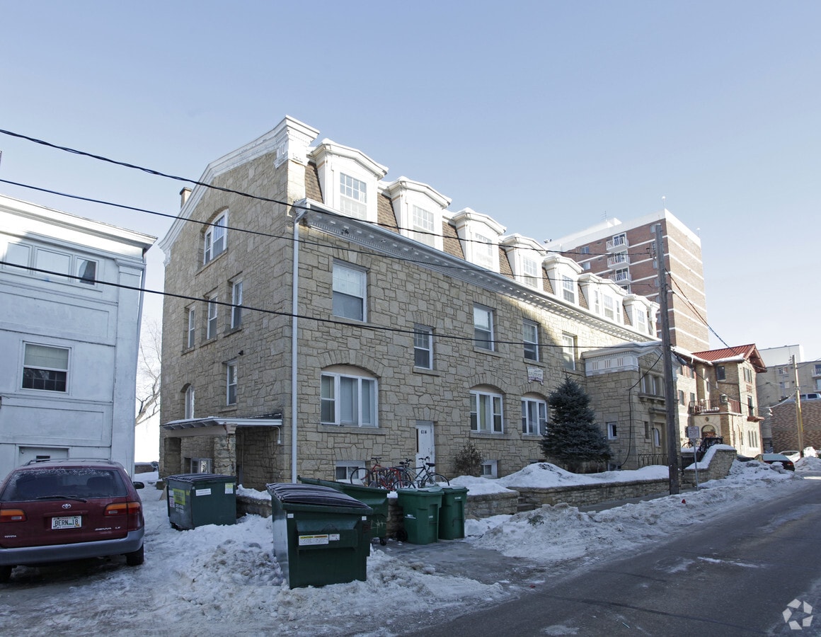 Photo - 614-616 Mendota Ct Apartments