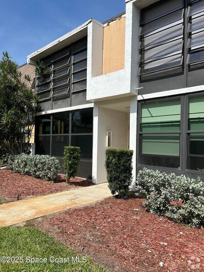 Building Photo - 2700 N Hwy A1A Unit 15-101 Rental