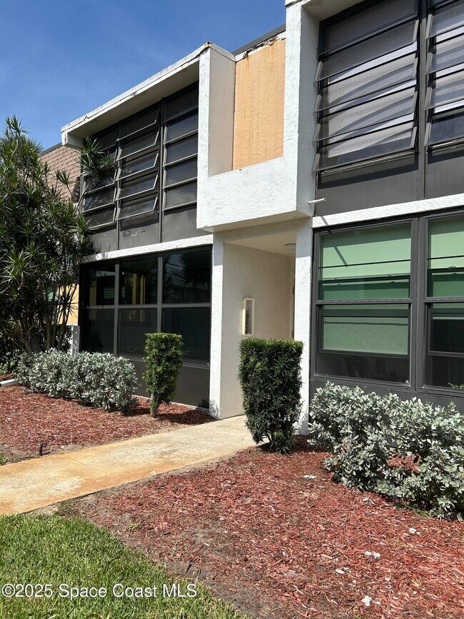Building Photo - 2700 N Hwy A1A Unit 15-101 Rental