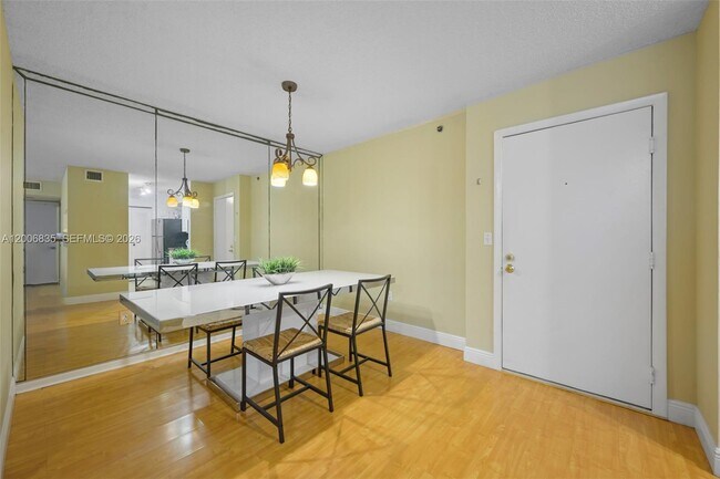 Photo - 19555 E Country Club Dr Unit 8303