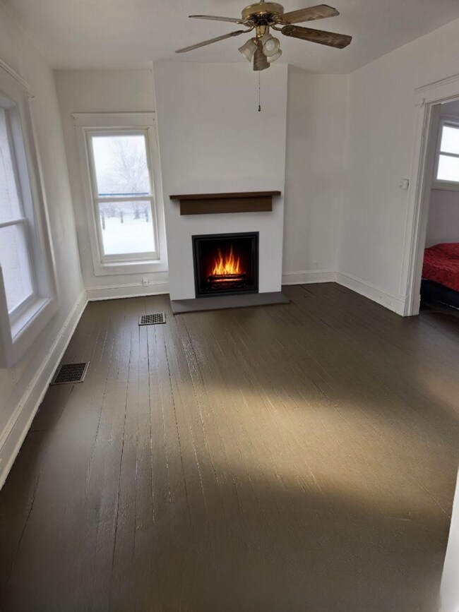 Photo - 526 W Mulberry St