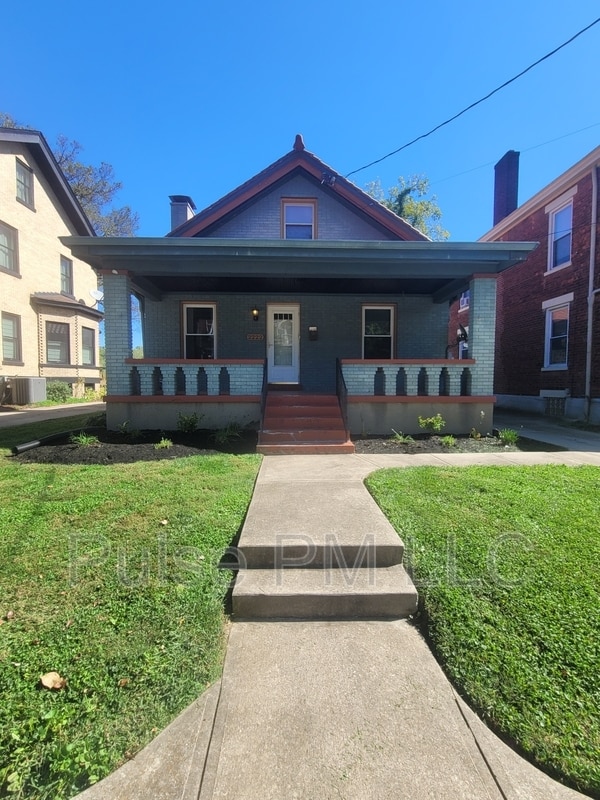 Photo - 2222 Oakland Ave