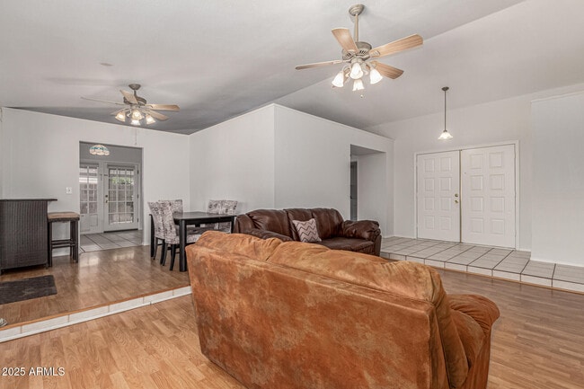 6243 W Cholla St