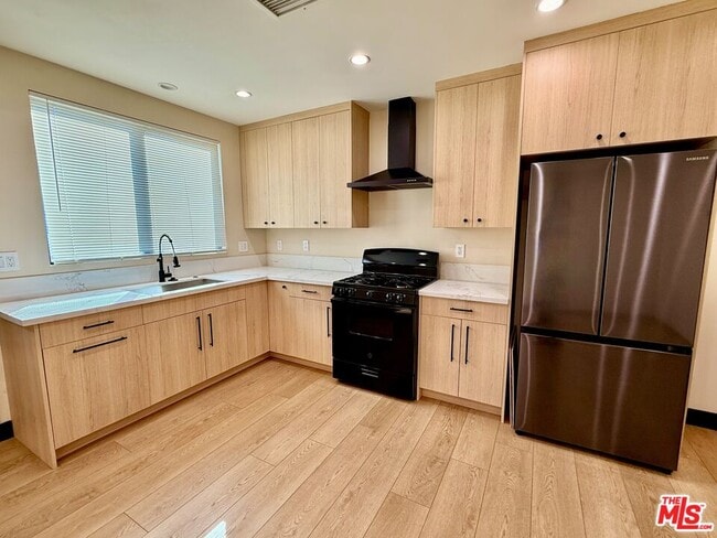 Building Photo - 7309 Yarmouth Ave