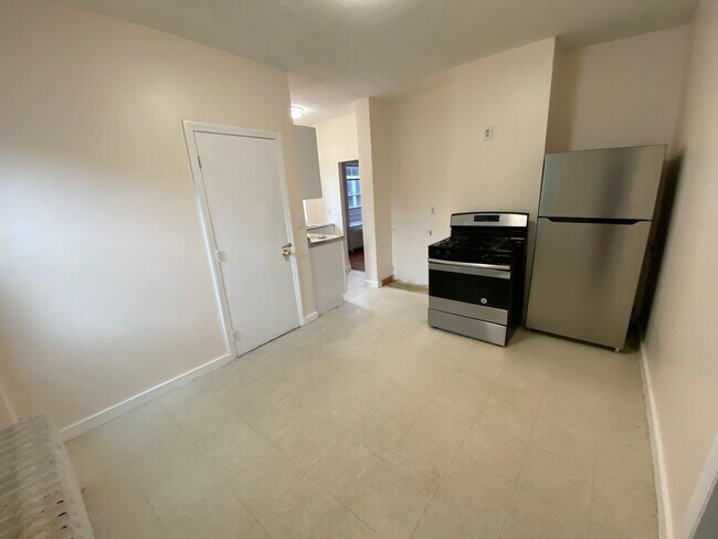 Photo - 33 Everett Ave Unit 1