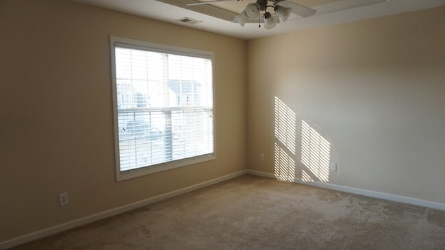Photo - 197 Bennington Dr