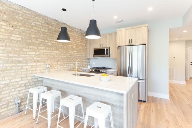 Photo - 2541 N Campbell Ave Unit 1