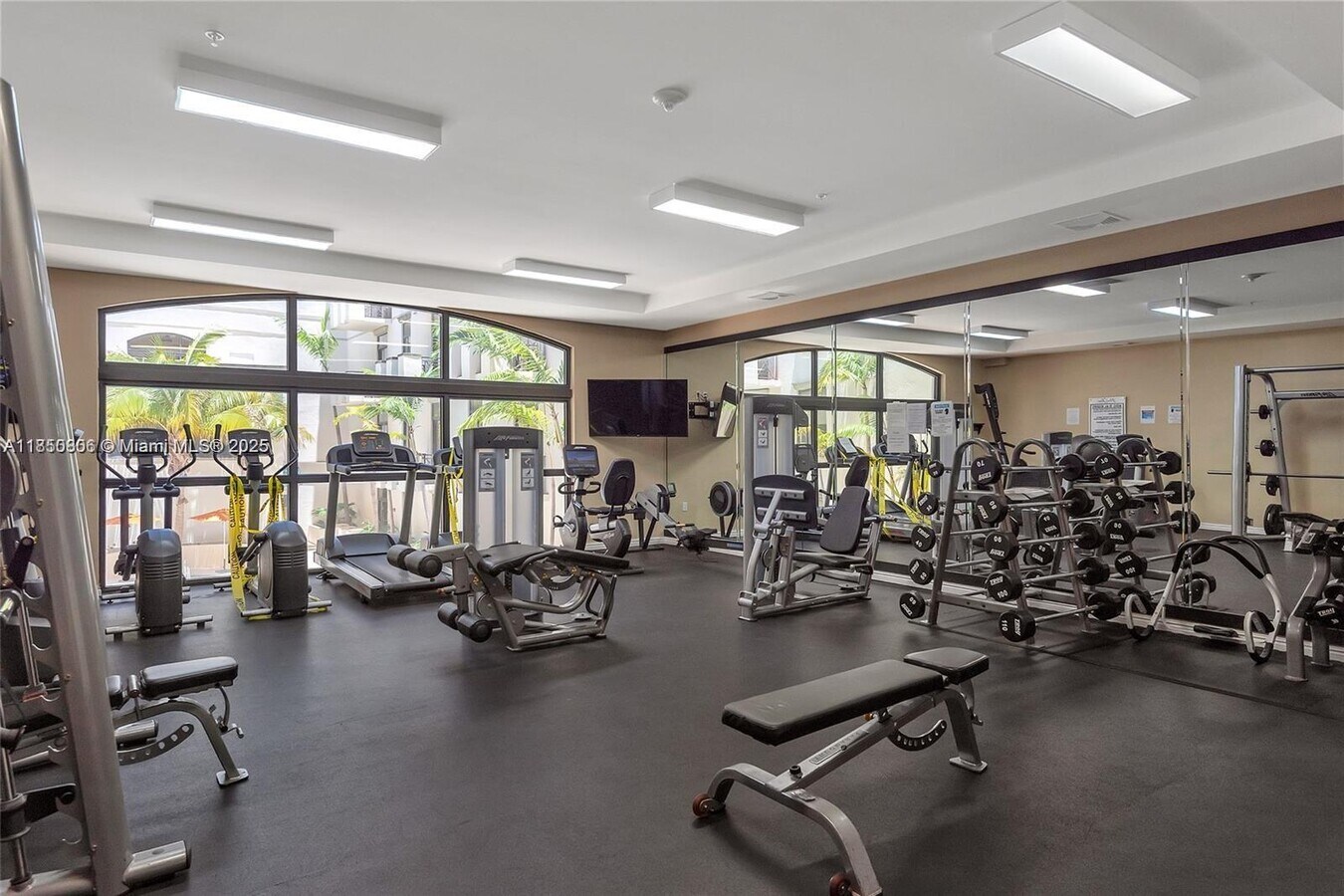 Photo - 1805 Ponce de Leon Blvd Unidad 633