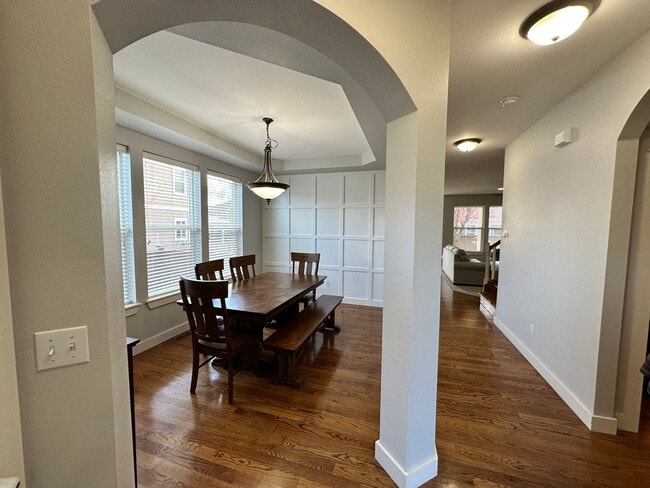 Photo - 7731 McKinley Loop NE