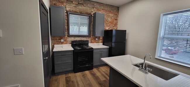 Photo - 35 W High St Unit 4