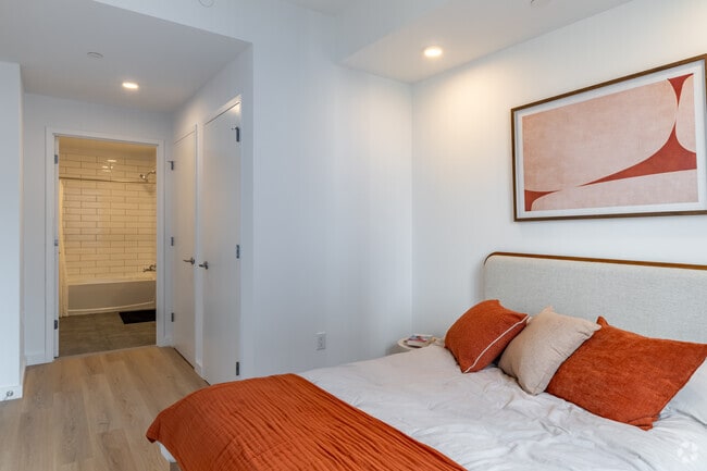 2BR,2BA -Bedroom