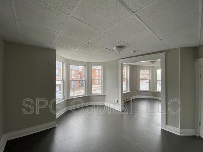 Photo - 208 W Main St