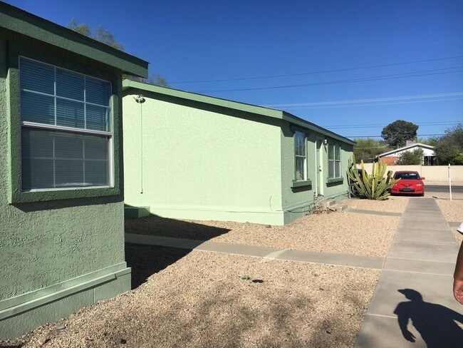 Photo - 1915 N Park Ave Unit 1