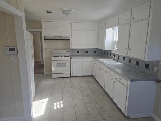 Photo - 1795 Euclid St