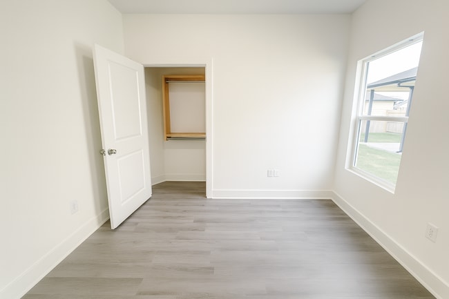 Photo - 1747/49 Hickory Unit 1749 Hickory Creek