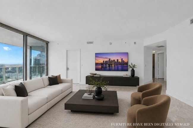 Building Photo - 1900 N Bayshore Dr Unit 3900