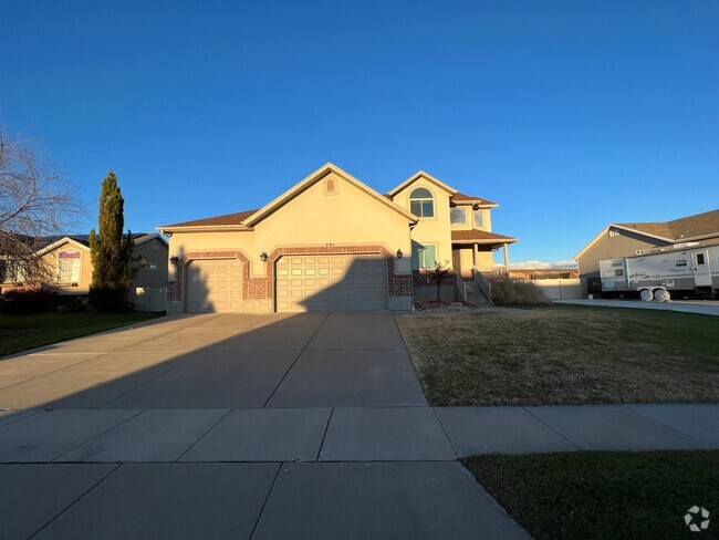 Building Photo - 791 St Andrews Dr Unit 791 S Saint Andrews Dr - Upstairs Rental