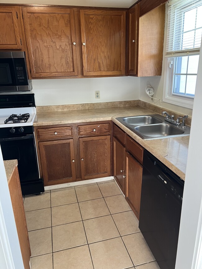 Photo - 2392 Cove Rd