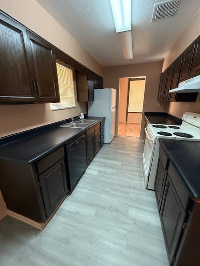 Photo - 2 Bedroom 1 Bath Contact Property Pros Pro...