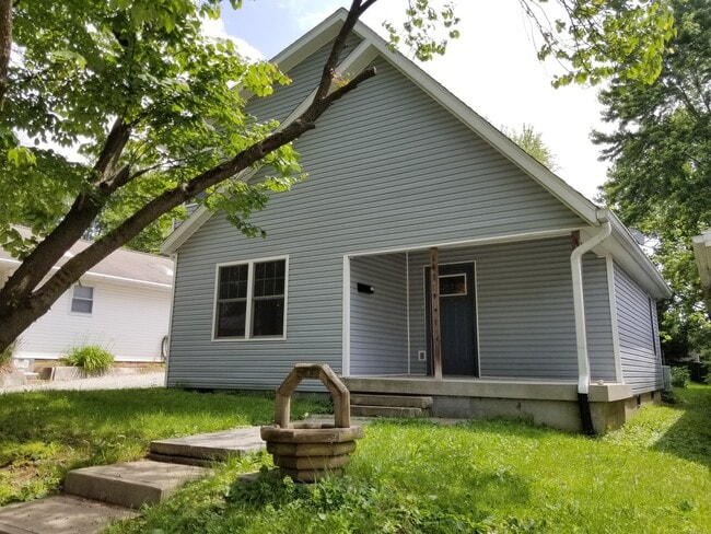 1413 S Grant St Unit 1