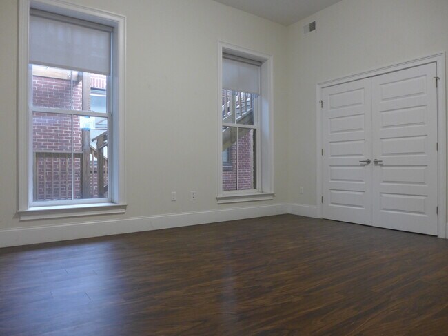 Photo - 133 Northampton St