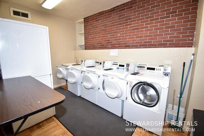 Photo - 1827 Harris St Unit 314 (B3)