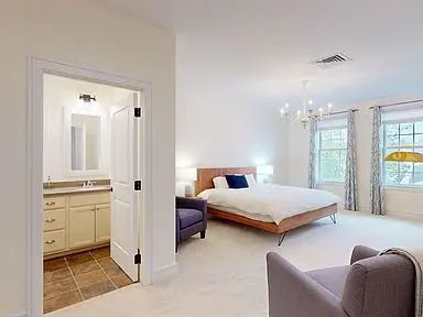 Photo - middlebury VT Unit 205