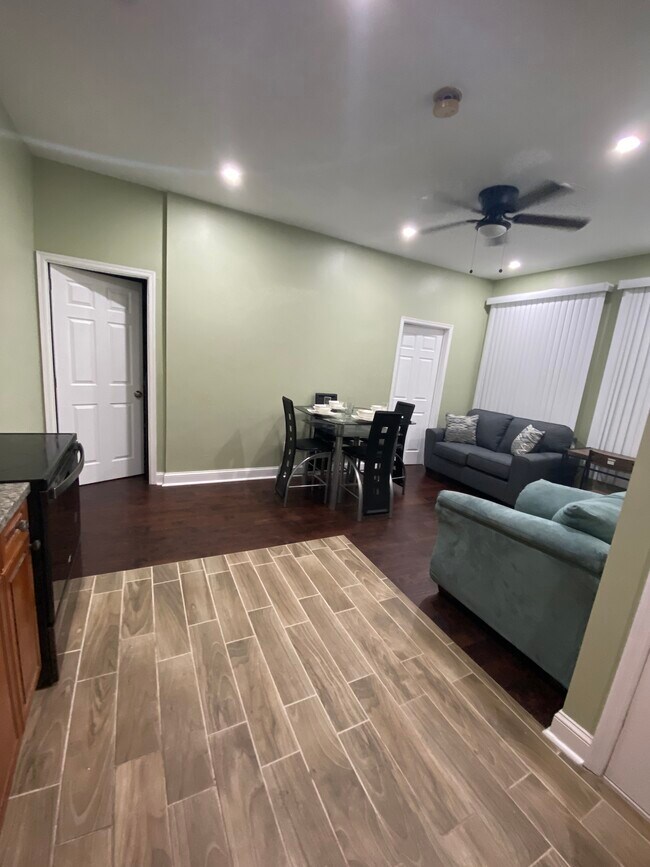 Living Area - 542 Van Siclen Ave Unit 2R