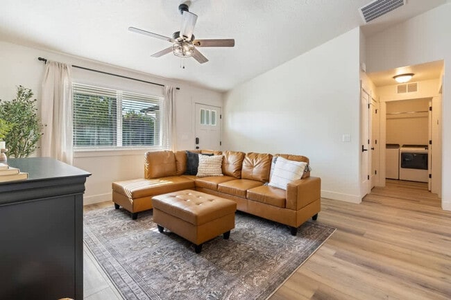 Photo - 44 S Sugar Ave Unidad ID1460915P