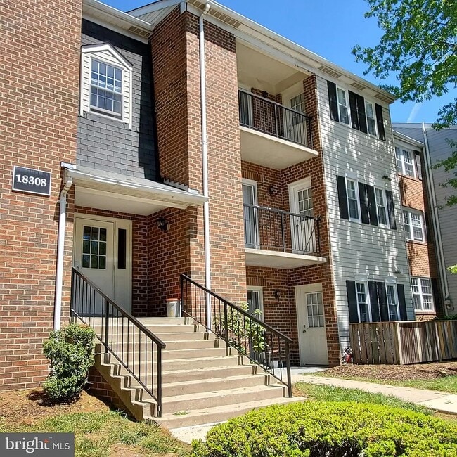 Building Photo - 18308 Streamside Drive Unit 103