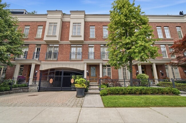 Photo - 339 Randall St