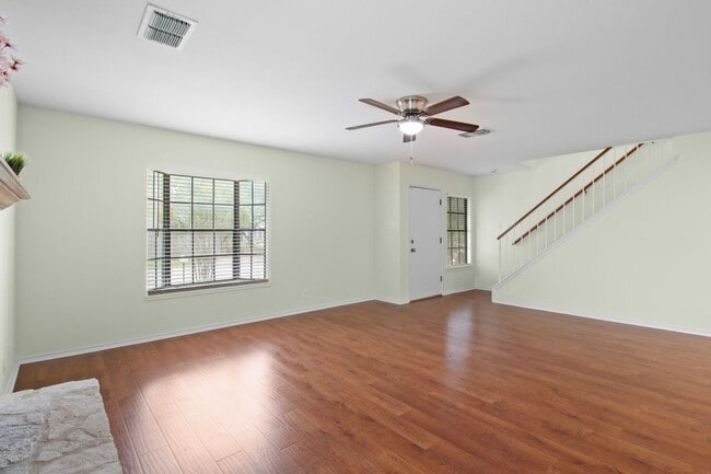Photo - 13638 Princes Knoll