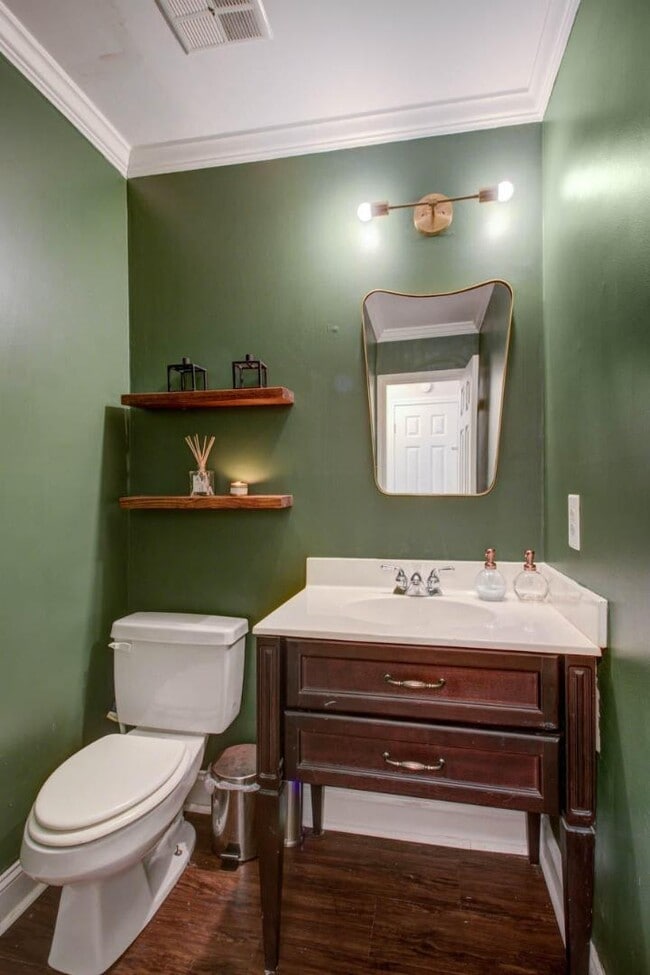 Photo - 252 Howle Ave