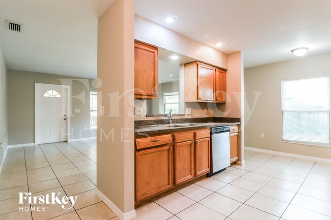 Photo - 415 7th Ave NE