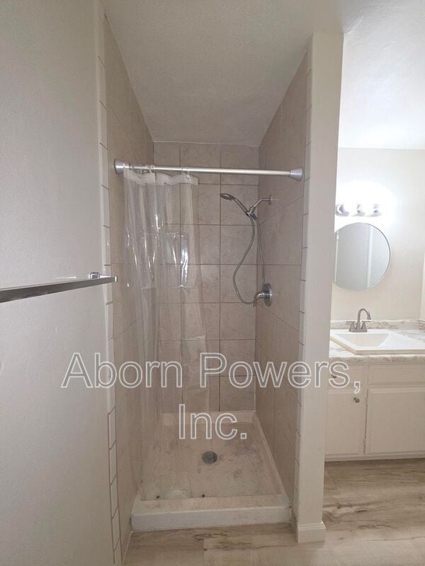 Photo - 1255 Williams Way