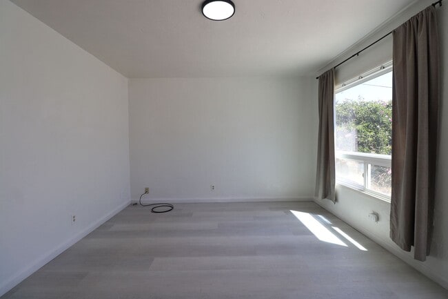 Photo - 116 S Halcyon Rd