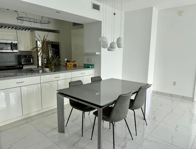 Photo - 951 Brickell Ave Unit 2810